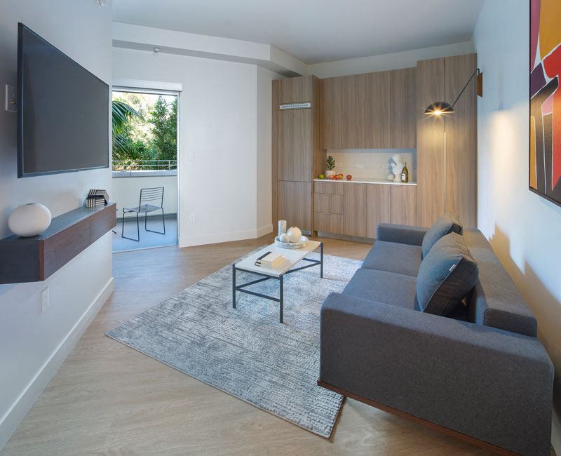 Co-Living Junior Suite with Balcony
